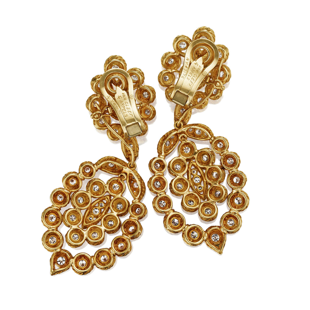 
                      
                        Macklowe Gallery Van Cleef & Arpels Indian-inspired Convertible Diamond Necklace and Pendant Earrings
                      
                    
