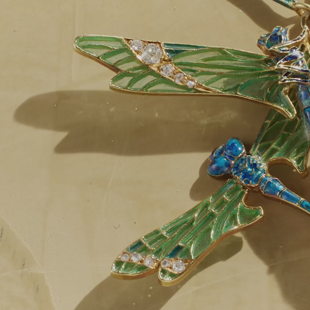 
                      
                        Load and play video in Gallery viewer, René Lalique &amp;quot;Four Dragonflies&amp;quot; Pendant Necklace
                      
                    